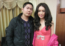 广州蓝狮在线与明星合影